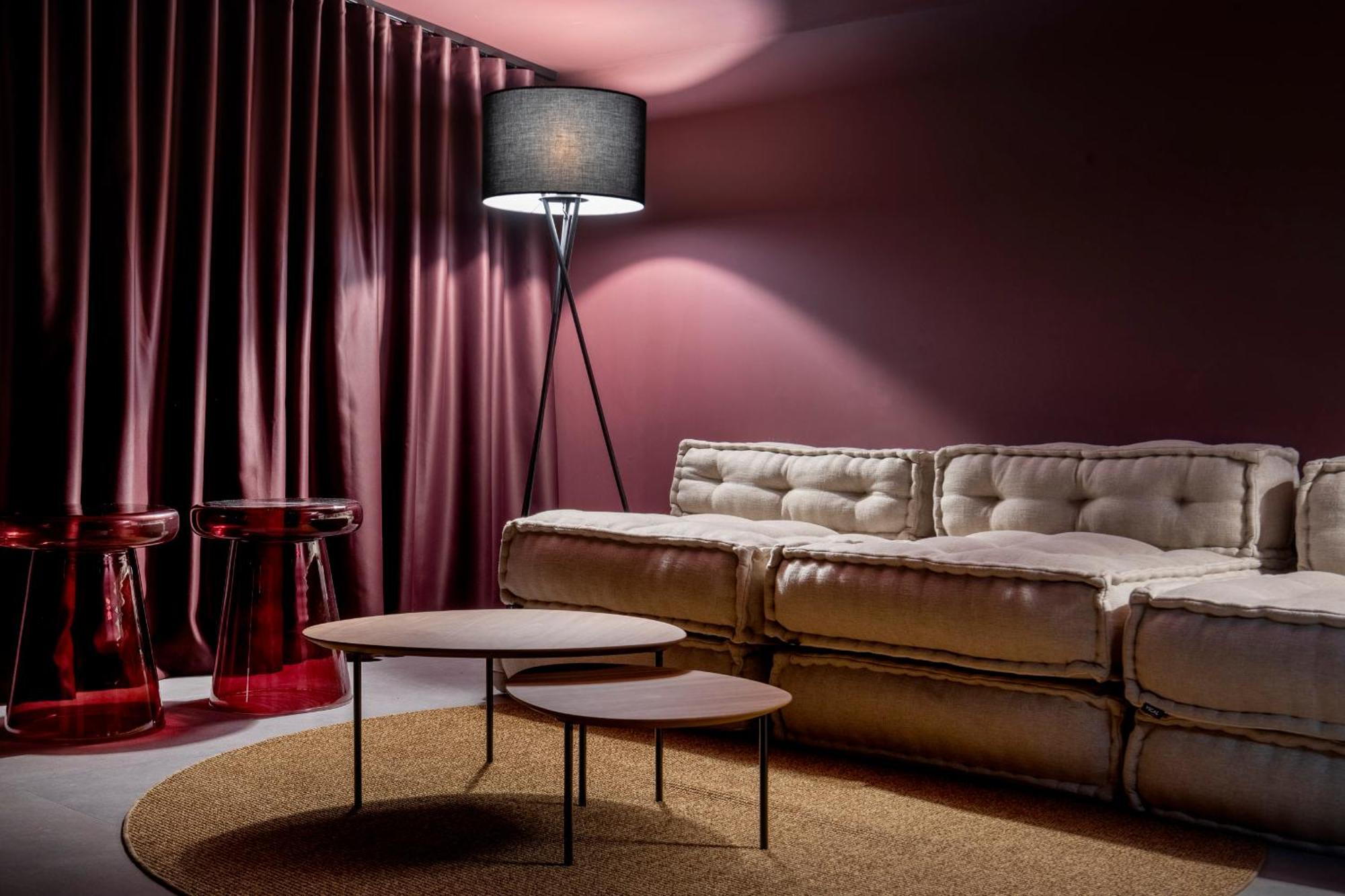 Monkeys Apartments Trastamara Billiard Room Севилья Экстерьер фото